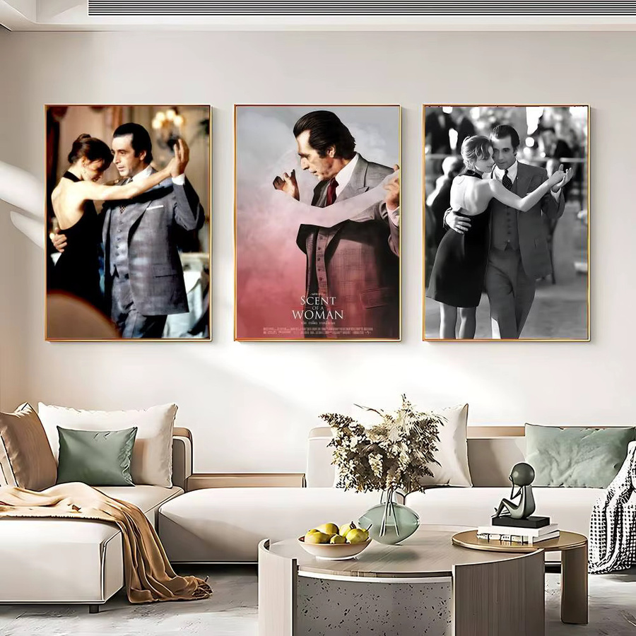 Modernes Leinwandposter Duft einer Frau Abstract Portrait Wandkunst in Mehrfarben von 52TOYS - Bild 3