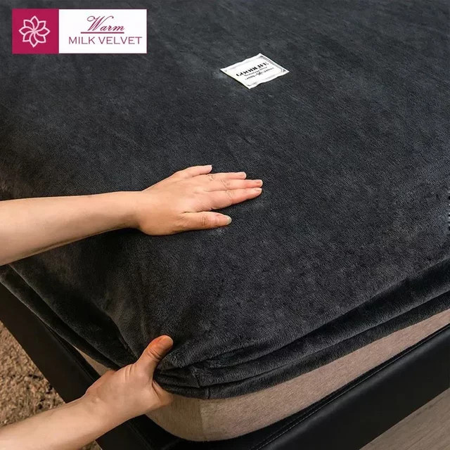Weiches Plüsch-Spannbetttuch aus Mikrofaser mit elastischem Band in Pink oder Grau, B/T: 90 x 200 cm - Bild 1