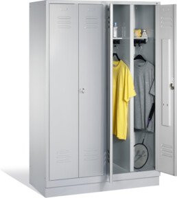 C+P Doppelspind Classic auf Sockel mit 4 Abteilen in Lichtgrau, H: 180 cm, B: 119 cm, T: 50 cm - Bild 1