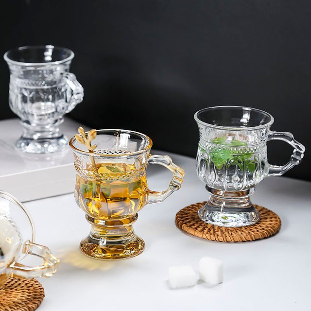 Vintage-Glastasse mit Herz-Prägung und Griff in Transparent, elegante Kaffeetasse für Latte Macchiato und Nachmittagstee - Bild 1