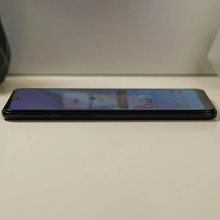 Generalüberholtes Samsung Galaxy A10S A107F Mobiltelefon in Rot mit 2 GB RAM und 32 GB ROM sowie 4G/LTE und Android - Bild 2