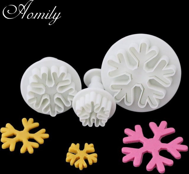 Aomily Schneeflocken Ausstechformen Set aus Kunststoff, 3er Set für Kekse, Fondant und Gebäck, Weiß - Bild 1