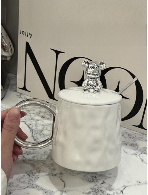 Hochwertige Keramiktasse von Yiran Furniture mit Deckel und Löffel in Weiß - Bild 1
