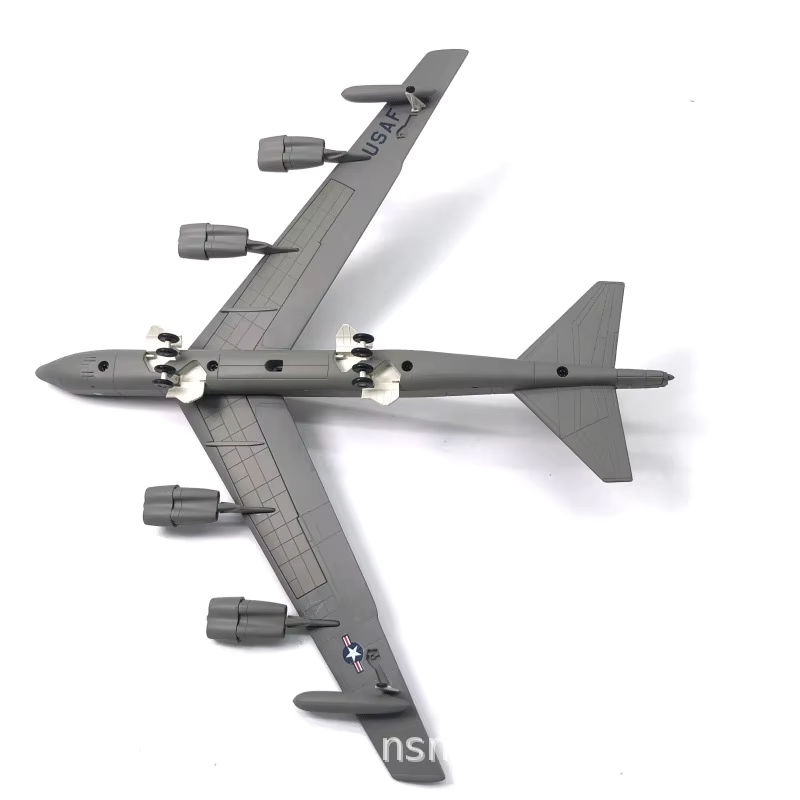 USA B-52 Bomber Modellflugzeug aus Metall im Maßstab 1:200, Farbe Grau - Bild 2