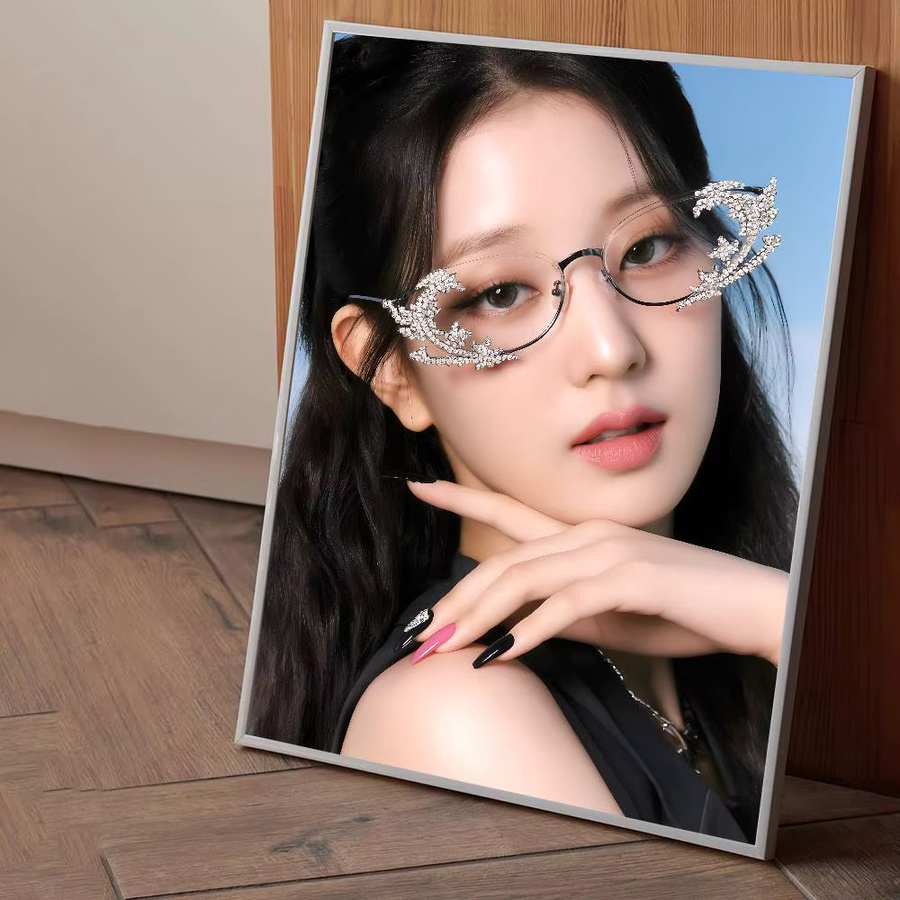 Wonyoung Anime selbstklebendes Wandbild in Multicolour als moderne Tapete für dein Schlafzimmer - Bild 6