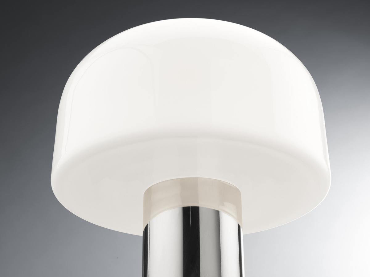 Flos Bellhop Glass Tischleuchte in Silber mit transparentem Glaskörper und E27 Fassung - Bild 3
