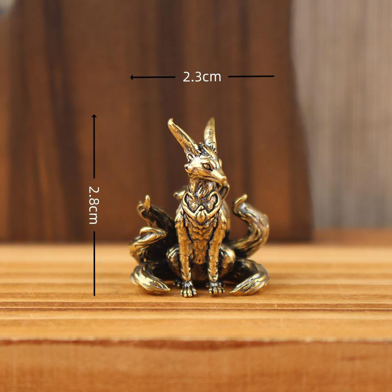 Neunschwänziger Fuchs Miniaturfigur aus Messing und Kupfer in Gold als Schreibtischornament und mythische Tierstatue für dein Heimdekor - Bild 3