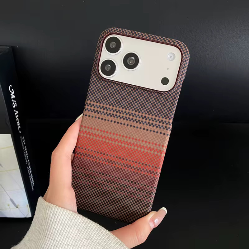 Apple Luxuriöse gewebte Magnet-Handyhülle mit MagSafe für iPhone 17 Pro Max, 16 Pro, 15, 14, 13 in Rot/Mehrfarbig - Bild 3