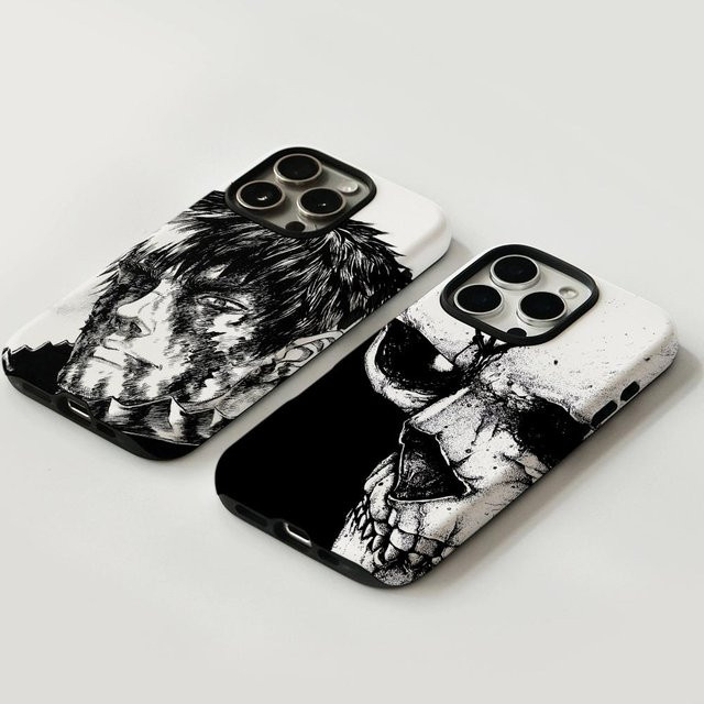 Berserk Manga Handyhülle für iPhone 17 16 15 14 13 12 Pro Max Plus in Weiß und Multicolour mit glänzender HD-Doppelschicht-Flüssigkeit und Hartschale - Bild 1
