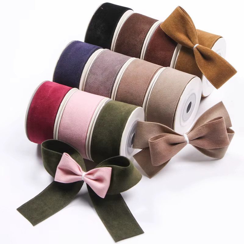 Doppelseitiges Wildlederband aus Samt in Rot und Mehrfarbig für Kleidung, Nähen und DIY-Bastelzubehör, Breite: 25 mm bis 38 mm - Bild 2
