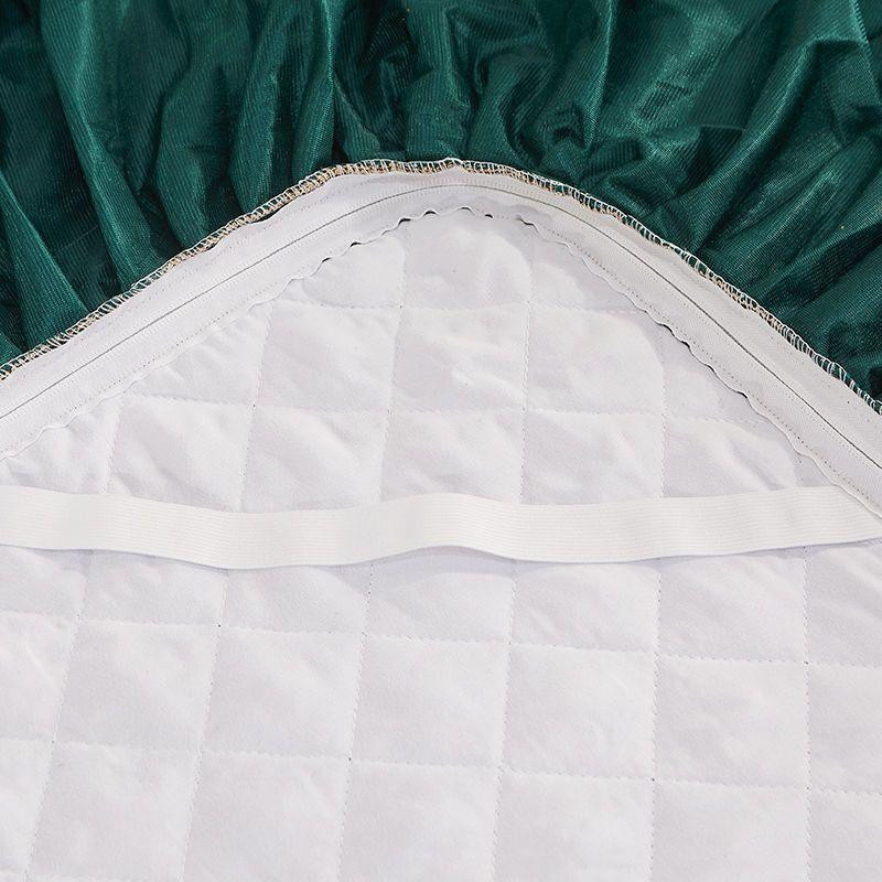 Luxuriöse Wintertagesdecke mit Bettrock-Stil und goldener Spitze, gesteppte Baumwoll-Polyester-Tagesdecke in Grün und Gold, B/B: 180 x 200 cm - Bild 1