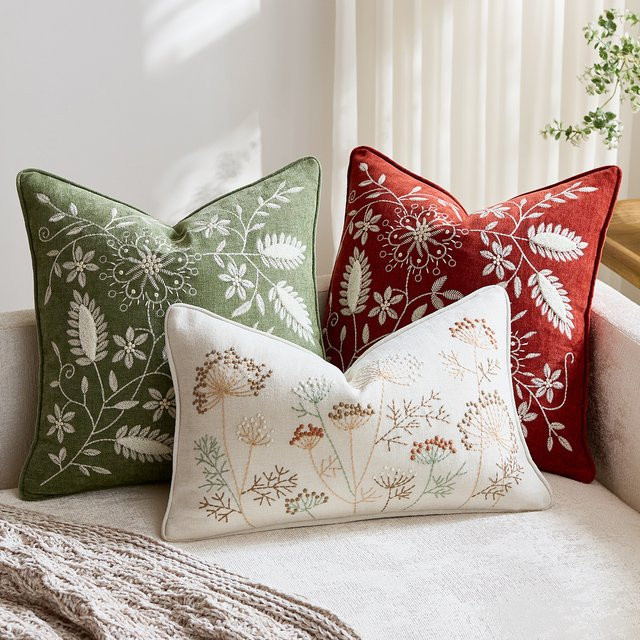 Dekorativer Blumen-Kissenbezug von inyahome in Grün und Rot, rechteckiges Lendenkissen für Couch und Wohnzimmer, B/H: 30 x 50 cm oder 45 x 45 cm - Bild 1