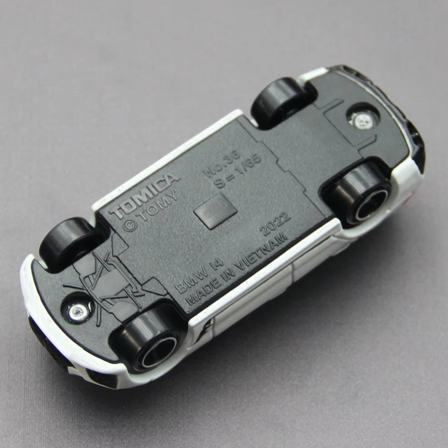 Takara Tomy BMW i4 Elektroauto, Druckgussmodell, 1:65, Metall, Weiß - Bild 4