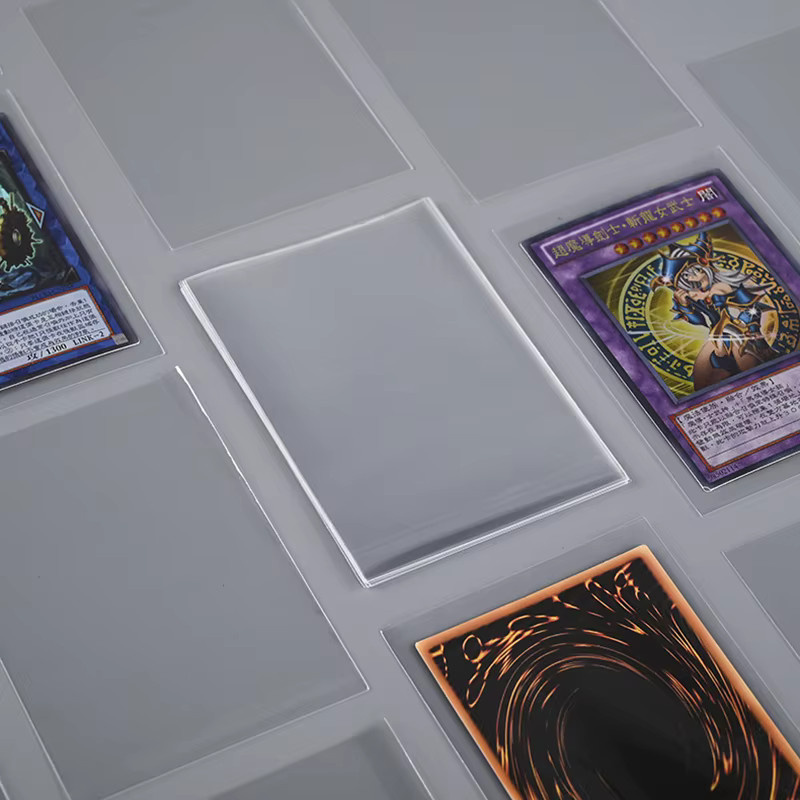 100 Stück transparente Kartenhüllen aus Kunststoff für Sportkarten und MTG, B/H: 61 x 88 mm - Bild 2