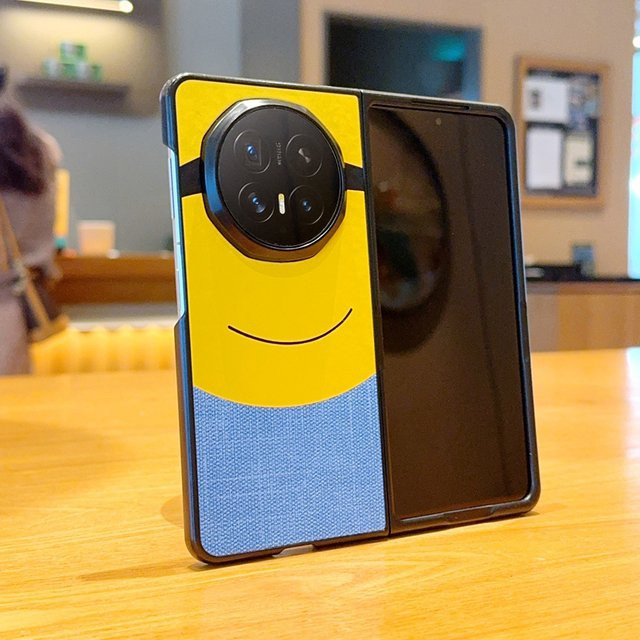 Honor Magic V6 V5 V3 Handyhülle aus Leder mit gelbem Augenmuster, stoßfest und fingerabdruckresistent - Bild 1
