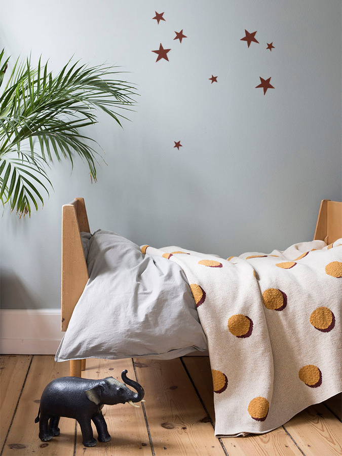Ferm Living Wall Decal Mini Stars rot geometrischer Wandaufkleber für Kinder - Bild 1