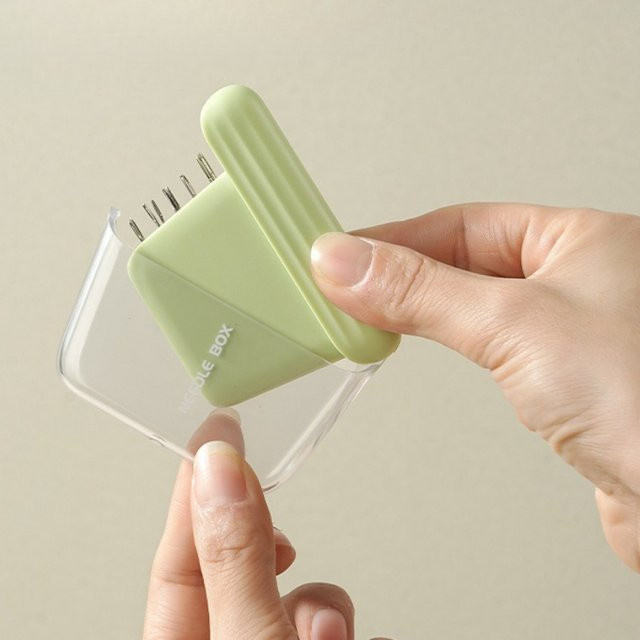 Magnetische Nadel- und Fadenbox aus Kunststoff in Beige für dein Zuhause - Bild 1