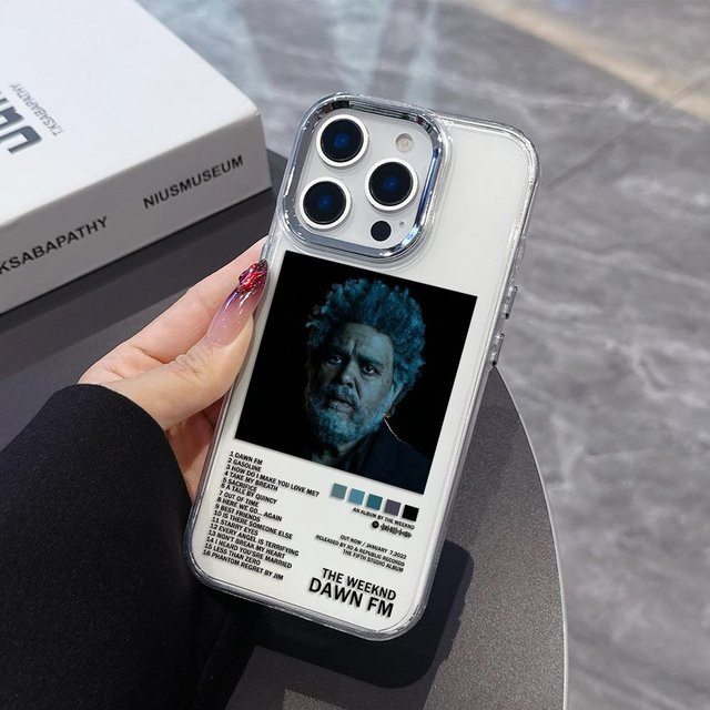 The Weeknd Minimalistisches Poster Handyhülle für iPhone 11 bis iPhone 17 Pro Max in Schwarz - Bild 1