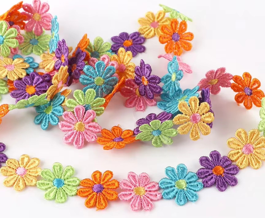 Bunter Gänseblümchen-Spitzenbesatz aus Stoff mit Blumen-Stickerei für DIY-Handwerk und Nähen, Breite: 25 mm - Bild 2