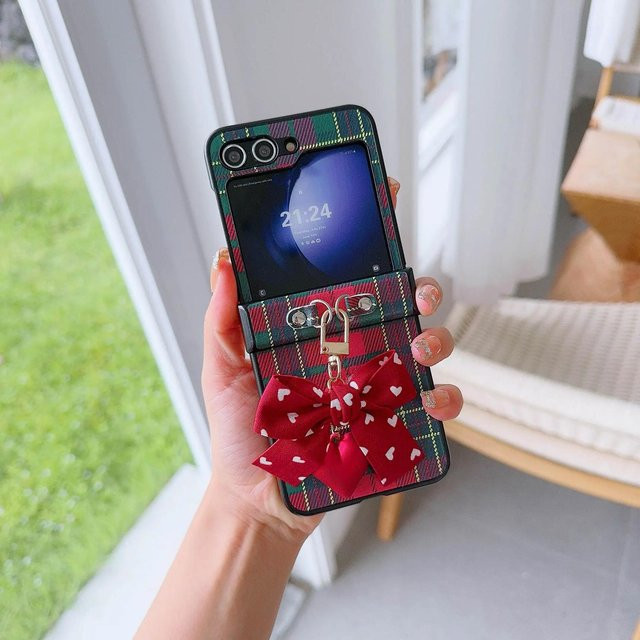 Samsung Galaxy Z Flip 6 5 4 3 5G Handyhülle aus PU Leder mit Karomuster und Schleife in Rot inklusive Scharnierschutz und Handschlaufe - Bild 1