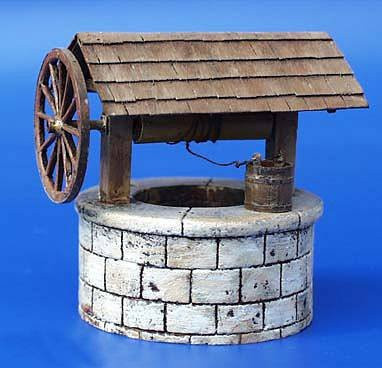 plusmodel Brunnen mit Seilwinde, Holz, Natur, Braun, Maßstab 1:35 - Bild 1