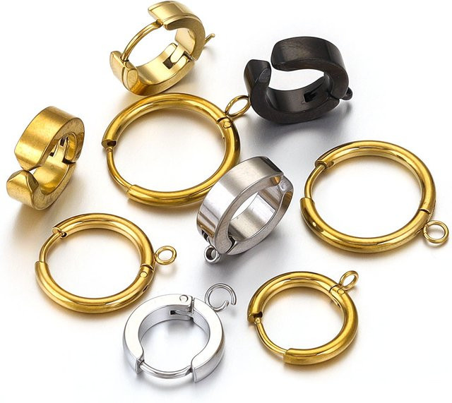 Serene Bliss Huggie Ohrring Haken mit Schleife, Edelstahl, Gold, Unisex - Bild 1