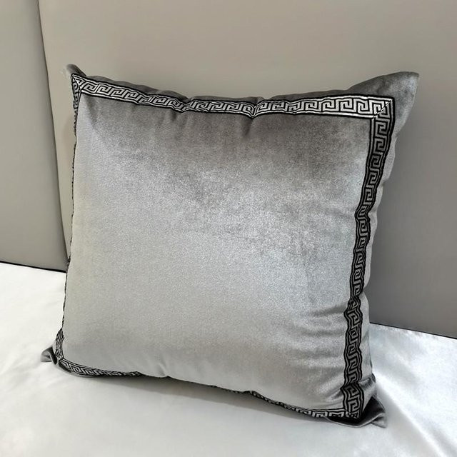 JMG Clothing Geometrische Samt-Kissenhülle in Grau, B/B: 45 x 45 cm - Bild 1