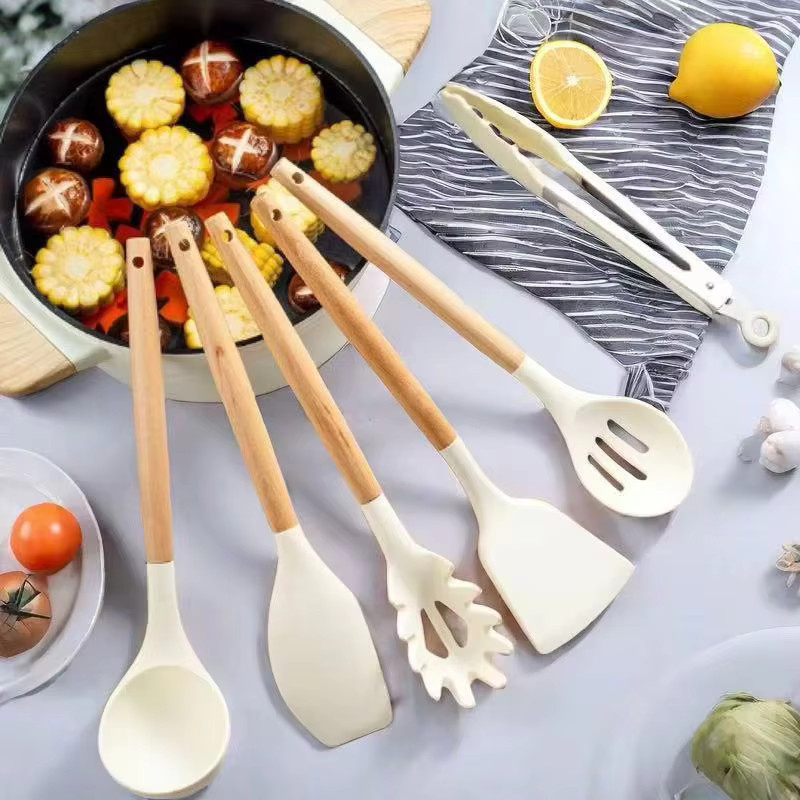 12-teiliges Silikon-Küchenutensilien-Set in Weiß, hitzebeständiges Kochset mit Spatel und Suppenlöffel zum Backen und Braten - Bild 2