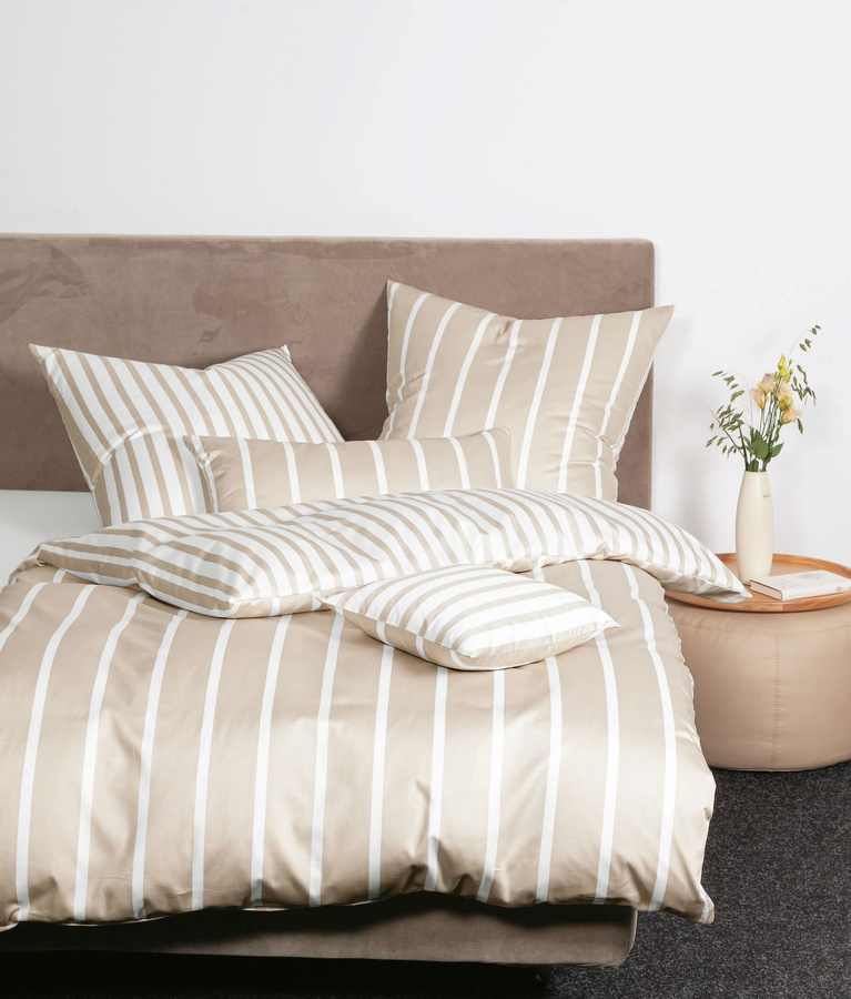 Janine Bettwäsche Modern Classic 39028 aus Mako-Satin mit Streifenlook in Weiß und Beige, Breite: 135 cm, Länge: 200 cm - Bild 1