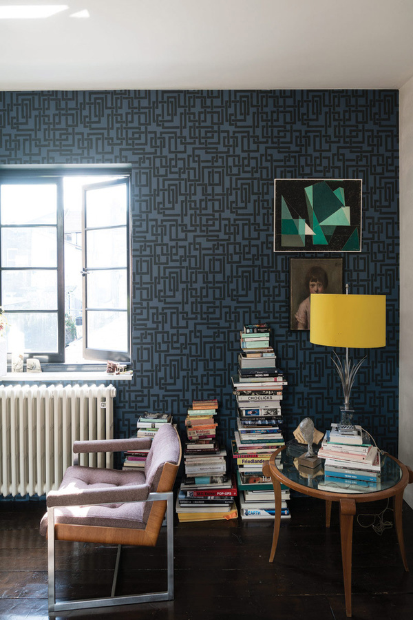 Farrow & Ball Tapete Enigma Stiffkey Blue und Railings in modernem geometrischem Design - Bild 1