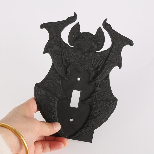 Beleuchtete Schalttafel mit Fledermausmuster in Schwarz, B/T/H: 18,2 x 13,9 x 3,0 cm - Bild 1
