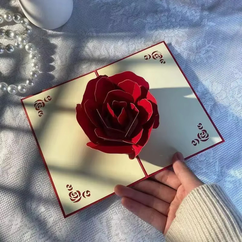 3D-Grußkarte in Roségold und Rot mit Umschlag für Valentinstag und romantische Anlässe - Bild 4