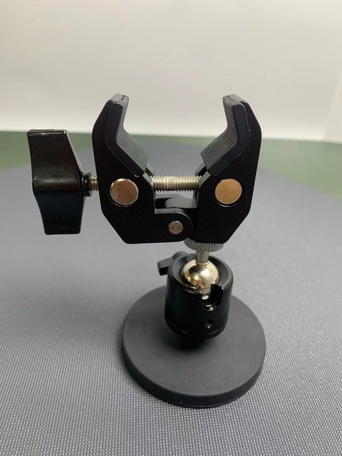 Universelle U-förmige Kugelhalterung mit Magnetbasis in Schwarz für Fotografie, Taschenlampen und Stirnlampen - Bild 1