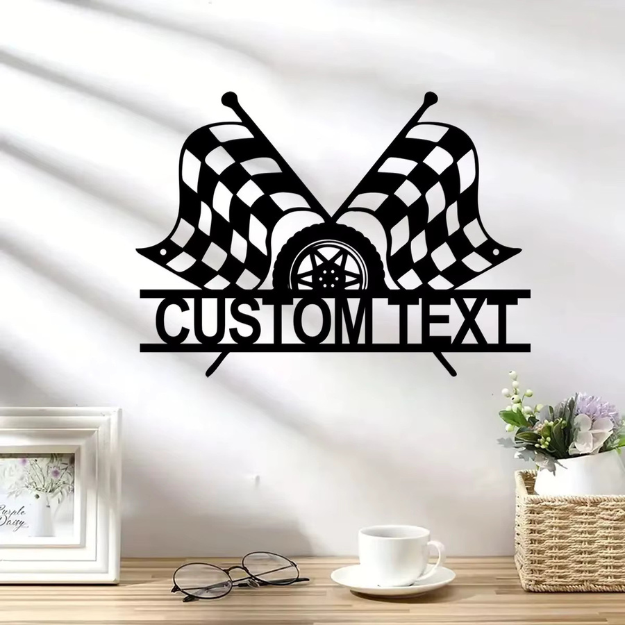 Personalisiertes Metallwandkunstschild von Hello Young im schwarz-weiß karierten Rennflaggen-Design mit individuellem Namen - Bild 2