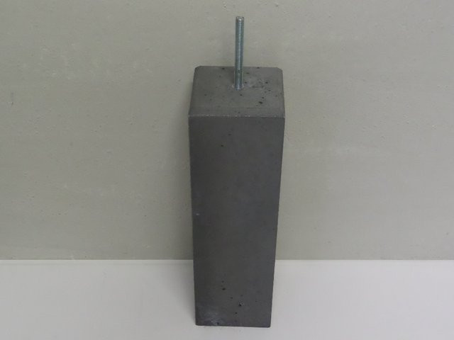 Betonsockel hohes Modell mit Facette B/B: 17 x 17 cm - Bild 1