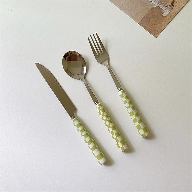 3-teiliges Besteckset von Elegant Living House aus Edelstahl mit grünem Keramikgriff im Schachbrettmuster bestehend aus Messer, Löffel und Gabel - Bild 1