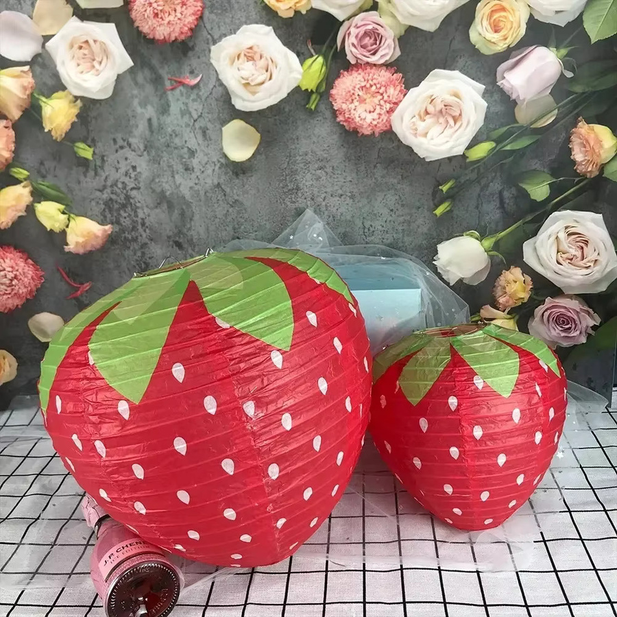 YINLCENT Erdbeer-Papierlaternen in Rot und Rosa im ländlichen Stil für deine Geburtstagsdeko - Bild 3