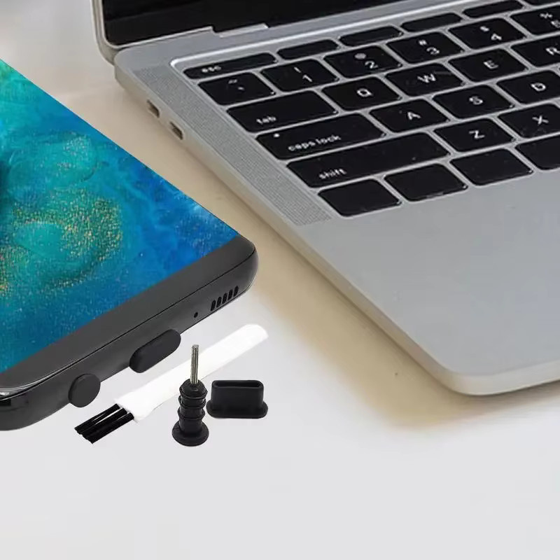 Schutzhülle für USB Typ-C und 3,5mm Kopfhöreranschluss in Schwarz - Bild 2