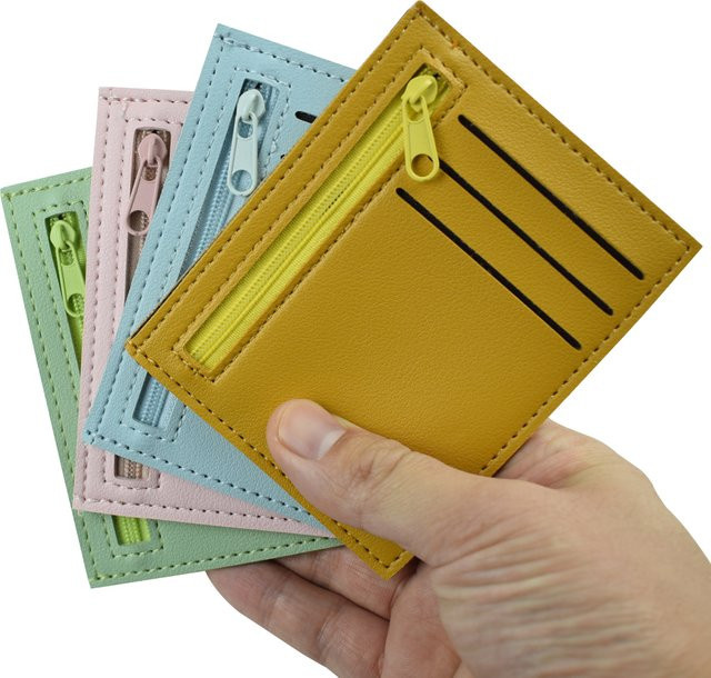 Multifunktions-Kartenhalter und Geldbörse mit RFID-Schutz und Ausweisfenster in Blau und Multicolour - Bild 1