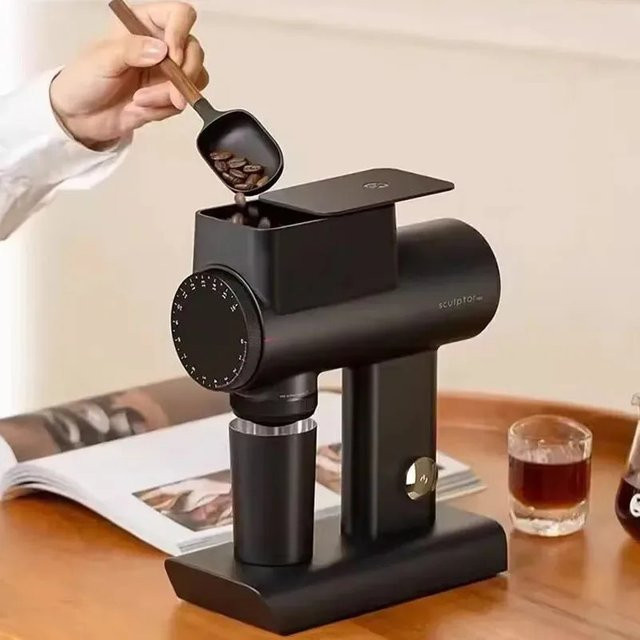 LIUXIN Elektrische Kaffeebohnenmühle mit 74 mm Mahlwerk, vollautomatisch, 36 Mahlstufen und Geschwindigkeitsregulierung, erhältlich in Schwarz oder Weiß - Bild 1