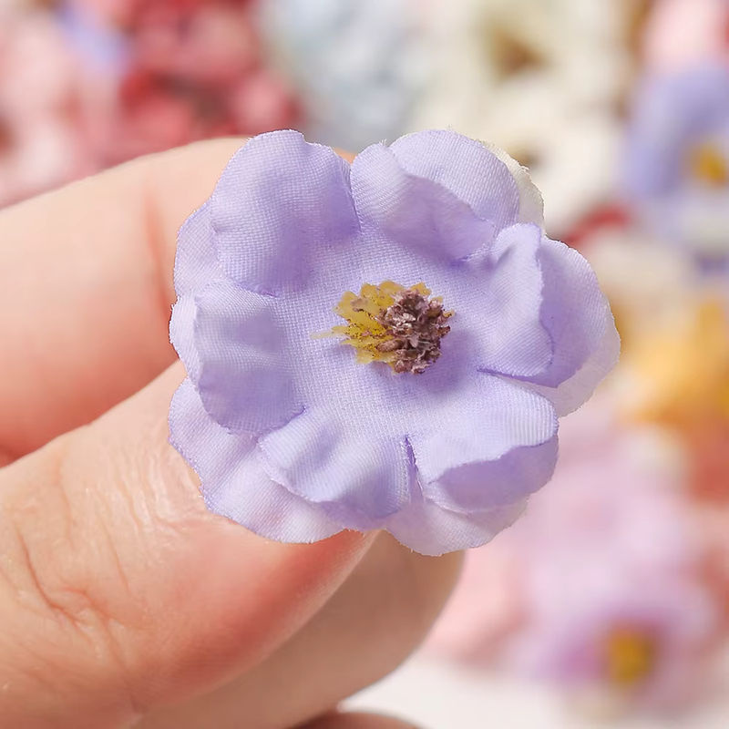 30 Stück künstliche Mini-Rosenblumenköpfe aus Seide von MENGHAO in Gold für Hochzeitsdekoration und Bastelzubehör - Bild 6