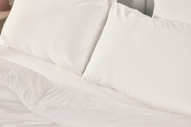 Emma Silken Satin Kopfkissenbezug Doppelpack aus Mako-Satin in Weiß, B/H: 80 x 80 cm - Bild 1