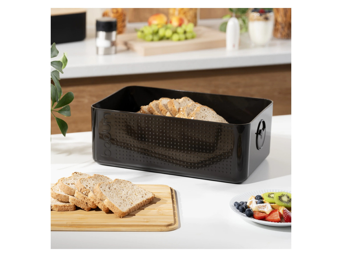 BODUM Bistro Brotkasten in Schwarz mit Bambus-Schneidebrett-Deckel, B/T/H: 36,5 x 23,7 x 13,8 cm - Bild 2