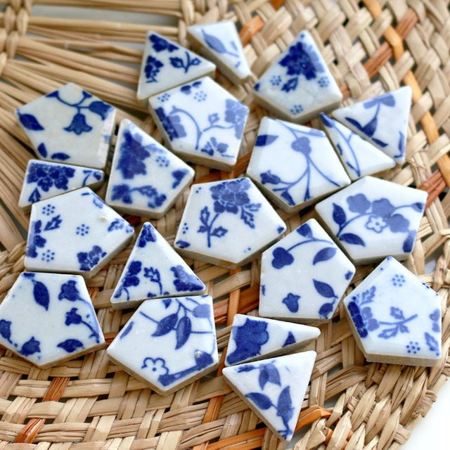Buntes DIY Keramik-Mosaikset mit Glasspiegel und floralen Ornamenten in Beige, Blau und Multicolour, 100 g - Bild 1