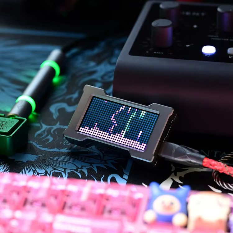 HMLAB ZNEO Gaming USB-Hub in Pink mit Display und unabhängiger Stromversorgung für dein Schreibtisch-Setup - Bild 2