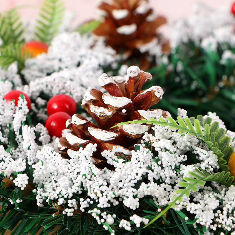 DKSHETOY Künstlicher Weihnachtskranz in Grün mit Blumen und Tannenzapfen zur Haustürdekoration, Durchmesser: 20 cm bis 30 cm - Bild 3