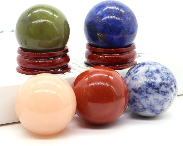 Natürliche Kristall-Kugel aus Stein in Mehrfarben, Durchmesser: 3 cm, Dekoration für Fengshui und Chakra-Massage - Bild 1