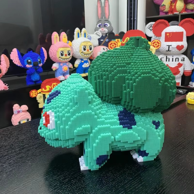 Potdemiel Pokémon Bulbasaur Charmander Bausteine, 34cm - Bild 1
