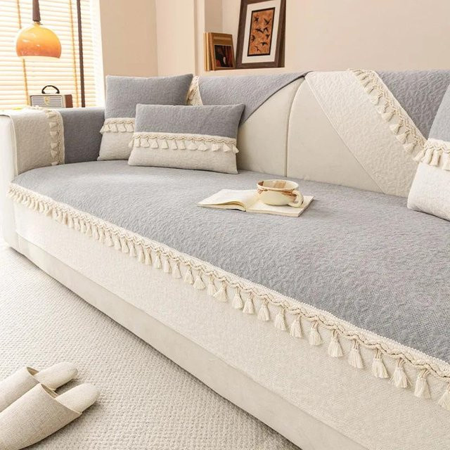 Rutschfester Chenille Sofabezug in modernem Strick-Design mit Fransen, Grau und weiße Kante, Breite: 70 cm, Tiefe: 70 cm - Bild 1
