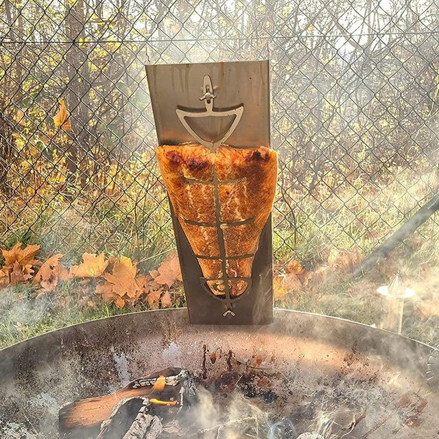 Flammen-Lachshalter aus Edelstahl in Silber mit sicherem Schloss-Design für den Außenbereich, B/T/H: 54 x 14 x 54 cm - Bild 1